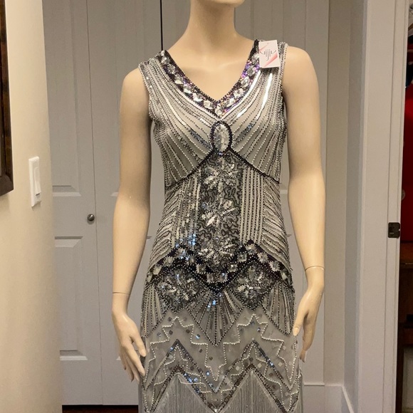 NWT Uijiu Women’s Silver 1920s Reproduction Dress Size XS - Picture 2 of 11